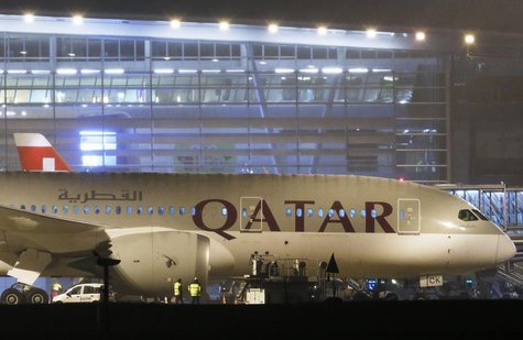 Qatar Airways' new Boeing 787 Dreamliner aircraft is parked after its first arrival at Zurich Airport in Zurich, January 14, 2013. REUTERS/M Qatar Airways' new Boeing 787 Dreamliner aircraft is parked after its first arrival at Zurich Airport in Zurich, January 14, 2013. REUTERS/M