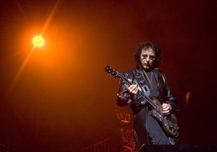 Tony Iommi of British heavy metal group 'Heaven and Hell' on stage during concerts in Oslo June 4, 2009. REUTERS/Terje Bendiksby/Scanpix Tony Iommi of British heavy metal group 'Heaven and Hell' on stage during concerts in Oslo June 4, 2009. REUTERS/Terje Bendiksby/Scanpix