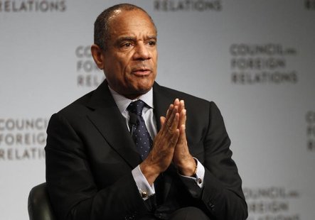 Chairman and CEO of American Express Company Kenneth Chenault speaks to the Council on Foreign Relations in New York December 6, 2011. REUTE Chairman and CEO of American Express Company Kenneth Chenault speaks to the Council on Foreign Relations in New York December 6, 2011. REUTE