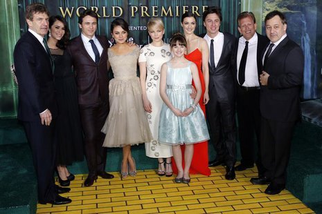 (From L-R) Walt Disney Studios Chairman Alan Horn, actress Abigail Spencer, actor James Franco, actresses Mila Kunis, Michelle Williams, Joe (From L-R) Walt Disney Studios Chairman Alan Horn, actress Abigail Spencer, actor James Franco, actresses Mila Kunis, Michelle Williams, Joe