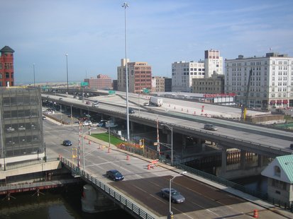 Interstate 794 west end in downtown Milwaukee. (courtesy of Wikimedia commons) Interstate 794 west end in downtown Milwaukee. (courtesy of Wikimedia commons)