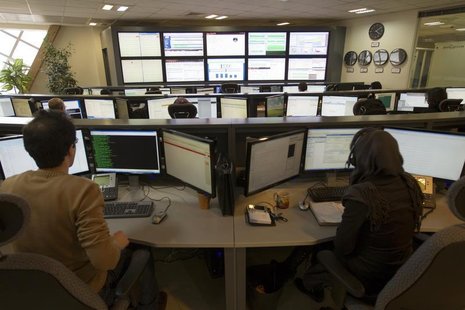 Technicians monitor data flow in the control room of an internet service provider in Tehran February 15, 2011. REUTERS/Caren Firouz Technicians monitor data flow in the control room of an internet service provider in Tehran February 15, 2011. REUTERS/Caren Firouz