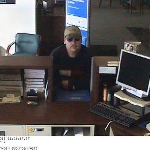 Suspected robber strikes BMO Harris Bank in Town of Algoma Suspected robber strikes BMO Harris Bank in Town of Algoma