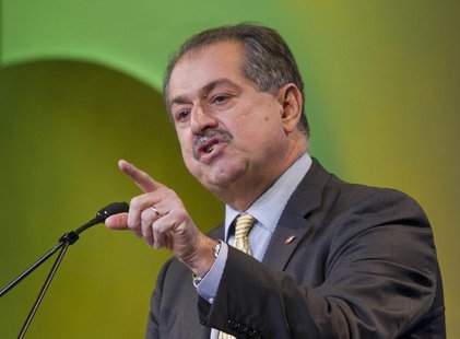 Dow Chemical Chief Executive Andrew Liveris speaks during the CERAWEEK energy conference in Houston March 8, 2012. REUTERS/Richard Carson Dow Chemical Chief Executive Andrew Liveris speaks during the CERAWEEK energy conference in Houston March 8, 2012. REUTERS/Richard Carson