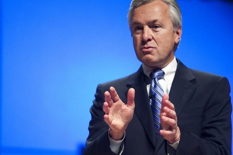 Wells Fargo Chief Executive Officer John Stumpf speaks to employees while celebrating the completion the company's conversion from Wachovia Wells Fargo Chief Executive Officer John Stumpf speaks to employees while celebrating the completion the company's conversion from Wachovia