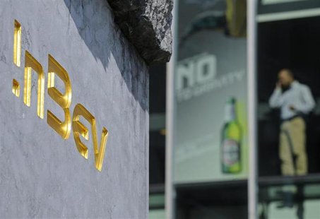 View of Anheuser-Busch InBev logo outside the brewery headquarters in Leuven August 12, 2010. REUTERS/Jan Van De Vel View of Anheuser-Busch InBev logo outside the brewery headquarters in Leuven August 12, 2010. REUTERS/Jan Van De Vel
