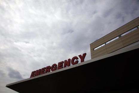 An emergency room sign is seen at Methodist Hospital in Peoria, Illinois March 30, 2011. REUTERS/Eric Thayer An emergency room sign is seen at Methodist Hospital in Peoria, Illinois March 30, 2011. REUTERS/Eric Thayer