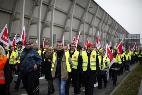 Employees of German air carrier Lufthansa take part in a five-hour warning strike, following a pay dispute, represented by German united ser Employees of German air carrier Lufthansa take part in a five-hour warning strike, following a pay dispute, represented by German united ser