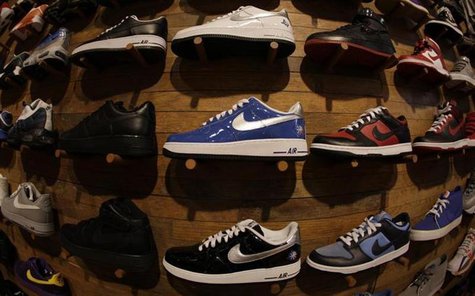 Nike shoes are displayed at a Niketown store in Beverly Hills, California, March 16, 2010. REUTERS/Lucy Nicholson Nike shoes are displayed at a Niketown store in Beverly Hills, California, March 16, 2010. REUTERS/Lucy Nicholson
