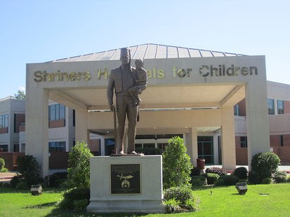 Shriner's Hospital in Shreveport, LA - Wikimedia photo by Billy Hathorn Shriner's Hospital in Shreveport, LA - Wikimedia photo by Billy Hathorn