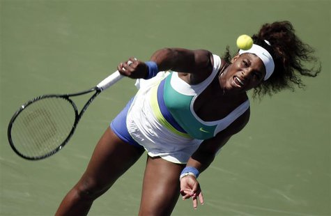 Serena Williams of the U.S. serves to Flavia Pennetta of Italy at the Sony Open tennis tournament in Key Biscayne, Florida March 21, 2013. R Serena Williams of the U.S. serves to Flavia Pennetta of Italy at the Sony Open tennis tournament in Key Biscayne, Florida March 21, 2013. R