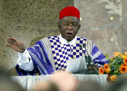 File photo of Nigerian author Chinua Achebe making a speech of thanks during an award ceremony in Frankfurt's St.Paul's Church October 13, 2 File photo of Nigerian author Chinua Achebe making a speech of thanks during an award ceremony in Frankfurt's St.Paul's Church October 13, 2