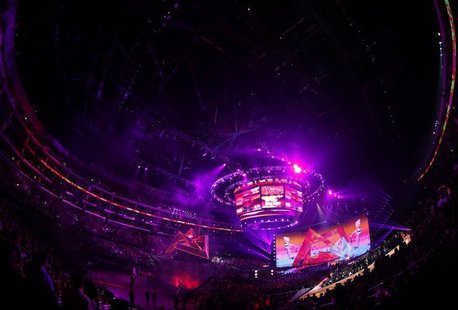 General view of the stage during the 2012 MTV Video Music Awards in Los Angeles, September 6, 2012. REUTERS/Lucy Nicholson General view of the stage during the 2012 MTV Video Music Awards in Los Angeles, September 6, 2012. REUTERS/Lucy Nicholson