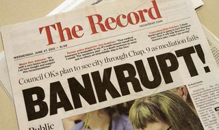 A local newspaper headline announces bankruptcy in Stockton, California June 27, 2012. REUTERS/Kevin Bartram A local newspaper headline announces bankruptcy in Stockton, California June 27, 2012. REUTERS/Kevin Bartram