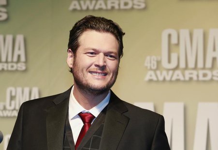 Blake Shelton speaks at the 46th Country Music Association Awards in Nashville, Tennessee, November 1, 2012. REUTERS/Eric Henderson Blake Shelton speaks at the 46th Country Music Association Awards in Nashville, Tennessee, November 1, 2012. REUTERS/Eric Henderson