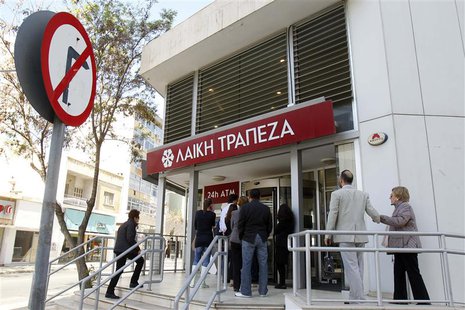 Depositors wait to enter a branch of Laiki Bank in Nicosia March 29, 2013. REUTERS/Bogdan Cristel Depositors wait to enter a branch of Laiki Bank in Nicosia March 29, 2013. REUTERS/Bogdan Cristel