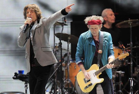 Mick Jagger (L) and Keith Richards perform onstage during the Rolling Stones final concert of their "50 and Counting Tour" in Newark, New Je Mick Jagger (L) and Keith Richards perform onstage during the Rolling Stones final concert of their "50 and Counting Tour" in Newark, New Je