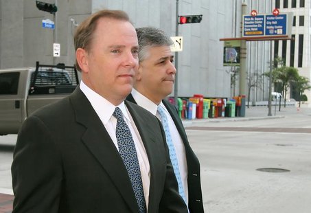 Former Enron CEO Jeffrey Skilling (L) and attorney Daniel Petrocelli cross the street as they arrive at the Federal court in Houston April 1 Former Enron CEO Jeffrey Skilling (L) and attorney Daniel Petrocelli cross the street as they arrive at the Federal court in Houston April 1