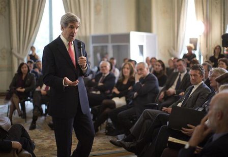 U.S. Secretary of State John Kerry speaks with French business leaders and entrepreneurs at the U.S. Ambassador Charles Rivkin's residence i U.S. Secretary of State John Kerry speaks with French business leaders and entrepreneurs at the U.S. Ambassador Charles Rivkin's residence i