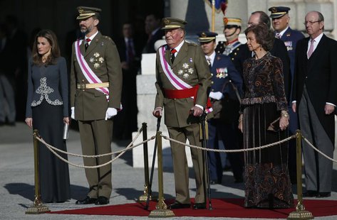 The Spanish royal family (L-R) Princess Letizia, Crown Prince Felipe, King Juan Carlos and Queen Sofia stand on the tribune during Epiphany The Spanish royal family (L-R) Princess Letizia, Crown Prince Felipe, King Juan Carlos and Queen Sofia stand on the tribune during Epiphany