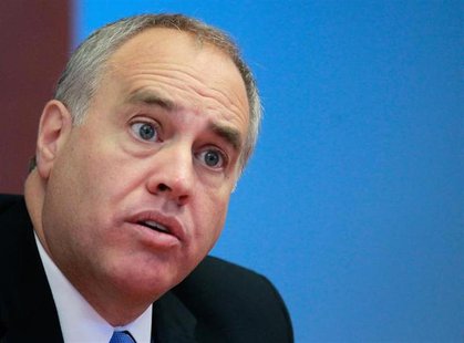 New York State Comptroller Thomas DiNapoli speaks during an interview with Reuters in New York, October 18, 2010. REUTERS/Brendan McDermid New York State Comptroller Thomas DiNapoli speaks during an interview with Reuters in New York, October 18, 2010. REUTERS/Brendan McDermid