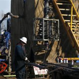 A man works at an oil fracking pump site in McKenzie County outside of Williston, North Dakota March 12, 2013. REUTERS/Shannon Stapleton A man works at an oil fracking pump site in McKenzie County outside of Williston, North Dakota March 12, 2013. REUTERS/Shannon Stapleton