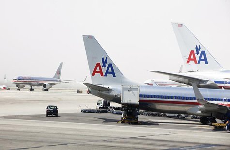 American Airlines aircraft stand on the tarmac at Los Angeles International Airport in Los Angeles April 20, 2012. REUTERS/Lucas Jackson American Airlines aircraft stand on the tarmac at Los Angeles International Airport in Los Angeles April 20, 2012. REUTERS/Lucas Jackson