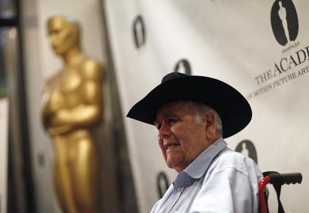 Cast member Jonathan Winters poses at a screening of "It's a Mad Mad Mad Mad World" to kick off The Last 70mm Film Festival at the Academy o Cast member Jonathan Winters poses at a screening of "It's a Mad Mad Mad Mad World" to kick off The Last 70mm Film Festival at the Academy o