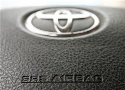 The steering wheel of a Toyota car which contains an airbag is pictured in Vienna April 11, 2013.
Credit: Reuters/Heinz-Peter Bader
The steering wheel of a Toyota car which contains an airbag is pictured in Vienna April 11, 2013.
Credit: Reuters/Heinz-Peter Bader