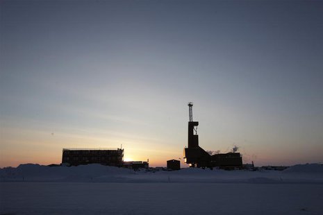 The sun sets behind an oil drilling rig in Prudhoe Bay, Alaska on March 17, 2011. REUTERS/Lucas Jackson The sun sets behind an oil drilling rig in Prudhoe Bay, Alaska on March 17, 2011. REUTERS/Lucas Jackson