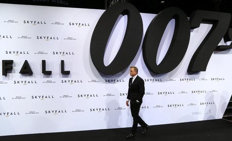 Cast member Daniel Craig arrives for the German premiere for the film 'Skyfall' in Berlin October 30, 2012. The new James Bond 007 movie ope Cast member Daniel Craig arrives for the German premiere for the film 'Skyfall' in Berlin October 30, 2012. The new James Bond 007 movie ope