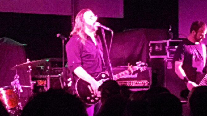 Sand's lead singer has some pretty nice shades.