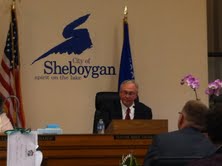 Mayor Vandersteen presides over first meeting Mayor Vandersteen presides over first meeting