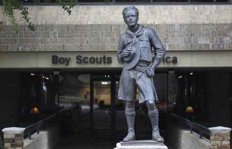 The statue of a scout stands in the entrance to Boy Scouts of America headquarters in Irving, Texas, February 5, 2013. REUTERS/Tim Sharp The statue of a scout stands in the entrance to Boy Scouts of America headquarters in Irving, Texas, February 5, 2013. REUTERS/Tim Sharp