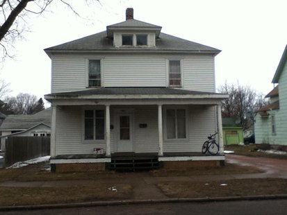 402 Chicago Avenue Wausau, the suspected crime scene where Tong Pao Hang was likely killed 4/7/13. 402 Chicago Avenue Wausau, the suspected crime scene where Tong Pao Hang was likely killed 4/7/13.