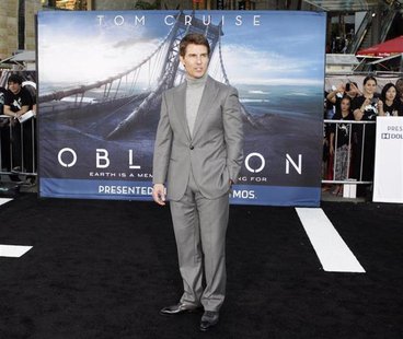Cast member Tom Cruise poses at the premiere of his new film "Oblivion" in Hollywood, California April 10, 2013. REUTERS/Fred Prouser Cast member Tom Cruise poses at the premiere of his new film "Oblivion" in Hollywood, California April 10, 2013. REUTERS/Fred Prouser
