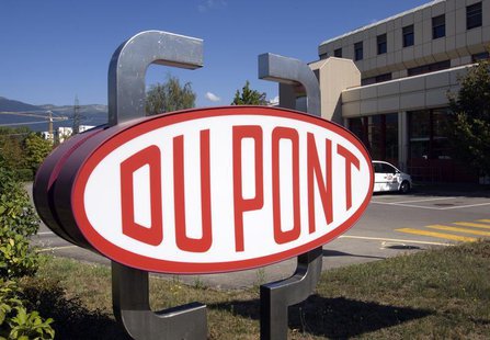 A DuPont logo is pictured on the research center in Meyrin near Geneva August 4, 2009. REUTERS/Denis Balibouse A DuPont logo is pictured on the research center in Meyrin near Geneva August 4, 2009. REUTERS/Denis Balibouse