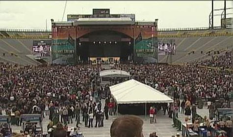 Kenny Chesney concert (Photo courtesy of Fox 11 WLUK-TV) Kenny Chesney concert (Photo courtesy of Fox 11 WLUK-TV)