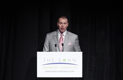 CEO and CIO of DoubleLine Capital Jeffrey Gundlach speaks during the Sohn Investment Conference in New York, May 16, 2012. REUTERS/Eduardo M CEO and CIO of DoubleLine Capital Jeffrey Gundlach speaks during the Sohn Investment Conference in New York, May 16, 2012. REUTERS/Eduardo M