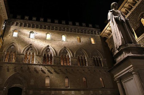 The Monte Dei Paschi bank headquarters is pictured in Siena January 24, 2013. REUTERS/Stefano Rellandini The Monte Dei Paschi bank headquarters is pictured in Siena January 24, 2013. REUTERS/Stefano Rellandini