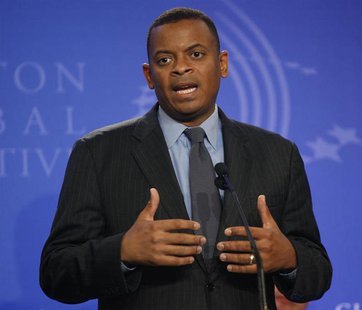 Mayor Anthony Foxx, announces a public-private partnership with Duke Energy, to use better technology to make Charlotte, NC, more energy eff Mayor Anthony Foxx, announces a public-private partnership with Duke Energy, to use better technology to make Charlotte, NC, more energy eff