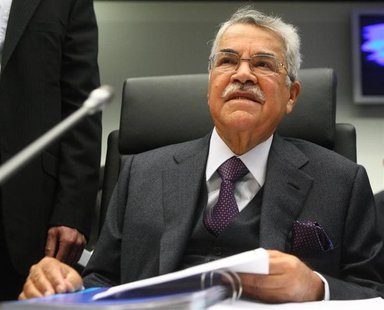 Saudi Arabian Oil Minister Ali al-Naimi listens to journalist during an OPEC meeting in Vienna December 12, 2012. REUTERS/Heinz-Peter Bader Saudi Arabian Oil Minister Ali al-Naimi listens to journalist during an OPEC meeting in Vienna December 12, 2012. REUTERS/Heinz-Peter Bader