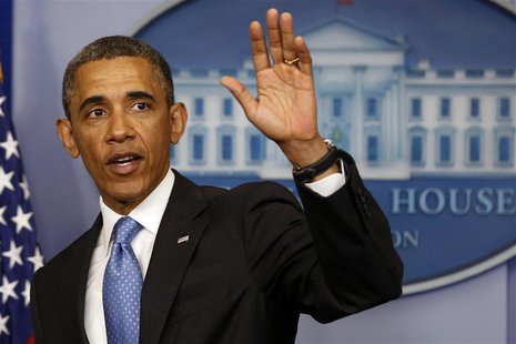 President Barack Obama waves after speaking in the Brady Press Briefing Room at the White House in Washington, April 30, 2013. REUTERS/Larry President Barack Obama waves after speaking in the Brady Press Briefing Room at the White House in Washington, April 30, 2013. REUTERS/Larry