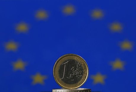 An illustration picture shows Euro coins, photographed in Warngau April 3, 2013. REUTERS/Michael Dalder An illustration picture shows Euro coins, photographed in Warngau April 3, 2013. REUTERS/Michael Dalder
