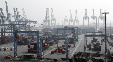Containers are pictured at the ITS terminal at the port of Long Beach, California December 4, 2012. REUTERS/Mario Anzuoni Containers are pictured at the ITS terminal at the port of Long Beach, California December 4, 2012. REUTERS/Mario Anzuoni