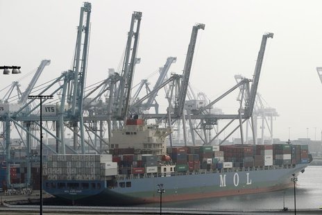 The Panama registered Mol Explorer cargo ship is pictured at the Port of Long Beach, California December 4, 2012. REUTERS/Mario Anzuoni The Panama registered Mol Explorer cargo ship is pictured at the Port of Long Beach, California December 4, 2012. REUTERS/Mario Anzuoni