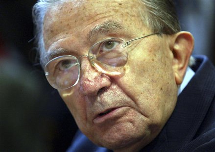 Former Italian Prime Minister Giulio Andreotti attends the start of an appeals trial in Palermo in this November 28, 2002 file photo. REUTER Former Italian Prime Minister Giulio Andreotti attends the start of an appeals trial in Palermo in this November 28, 2002 file photo. REUTER
