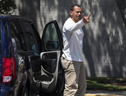 New York Yankees' Alex Rodriguez gestures as he arrives at the Yankees' minor league baseball complex in Tampa, Florida May 6, 2013. REUTERS New York Yankees' Alex Rodriguez gestures as he arrives at the Yankees' minor league baseball complex in Tampa, Florida May 6, 2013. REUTERS