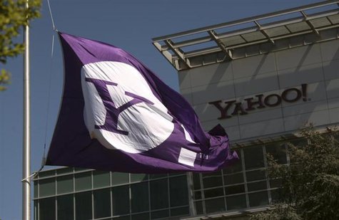 The Yahoo logo is shown at the company's headquarters in Sunnyvale, California April 16, 2013. REUTERS/Robert Galbraith The Yahoo logo is shown at the company's headquarters in Sunnyvale, California April 16, 2013. REUTERS/Robert Galbraith