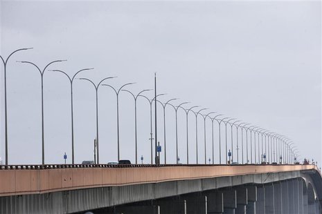 Vehicles drive on San Mateo-Hayward Bridge in Foster City, California May 5, 2013. Five female limousine passengers died late Saturday eveni Vehicles drive on San Mateo-Hayward Bridge in Foster City, California May 5, 2013. Five female limousine passengers died late Saturday eveni